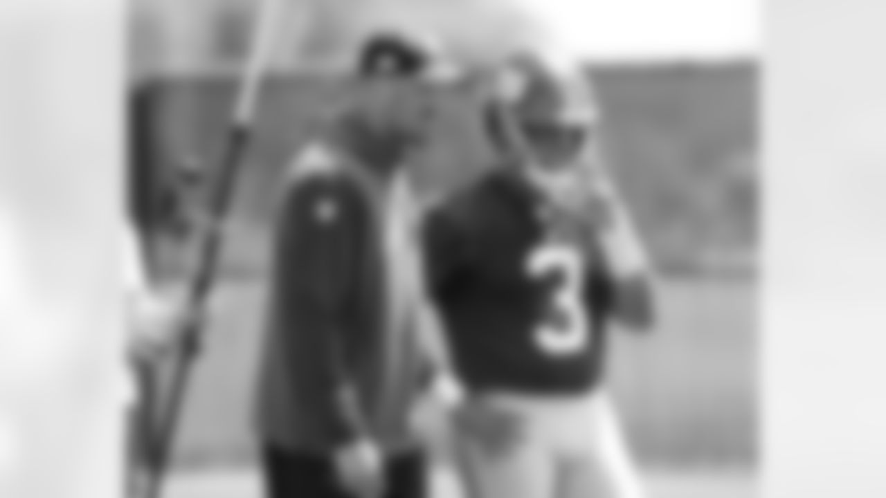 QB Russell Wilson (3), Mike Kafka