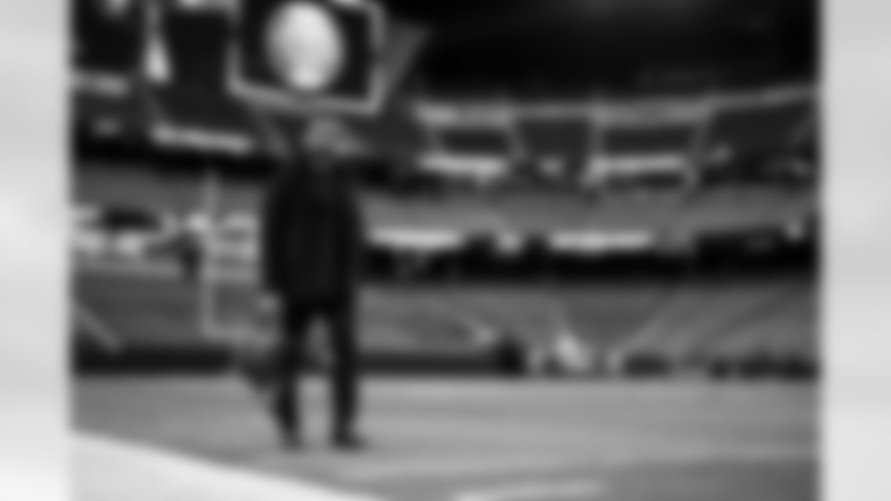 QB Russell Wilson (3)