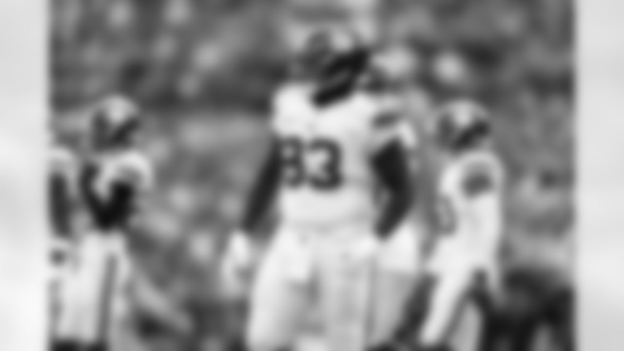 DL Rakeem Nuñez-Roches (93)
