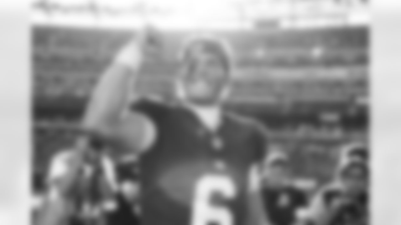 QB Jaxson Dart (6)
