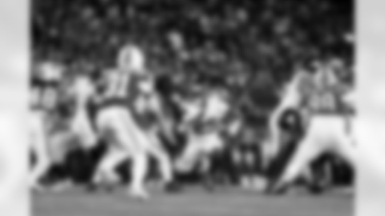 RB Tyrone Tracy Jr. (29)