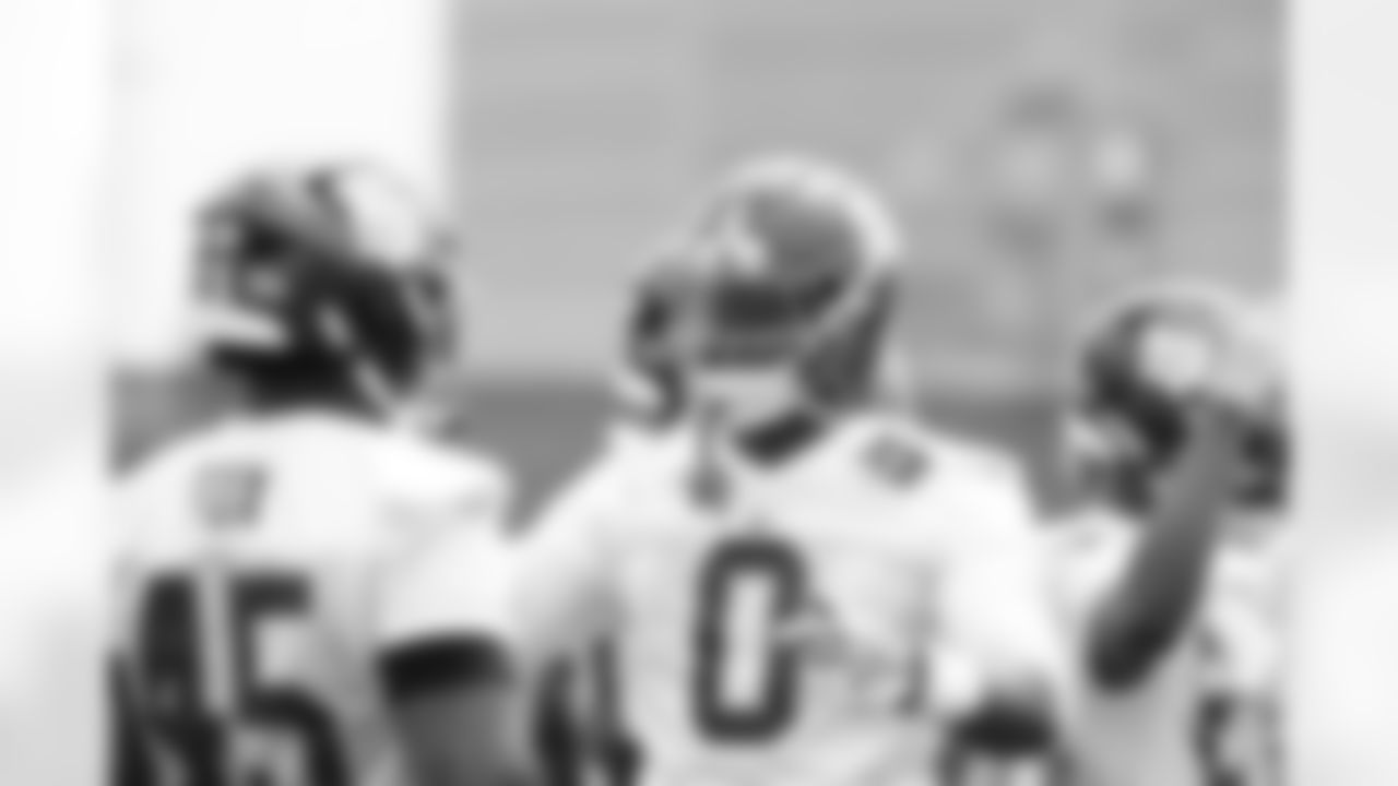 OLB Brian Burns (0)