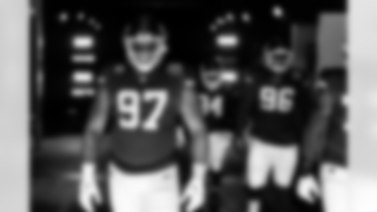 DL Dexter Lawrence II (97)