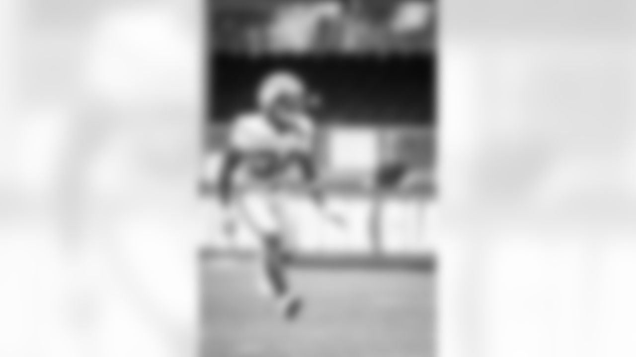 S K'Von Wallace (34)