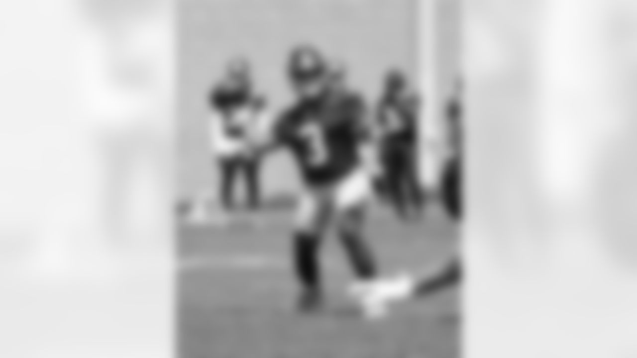 QB Russell Wilson (3)
