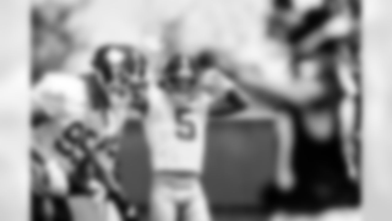 OLB Kayvon Thibodeaux (5)