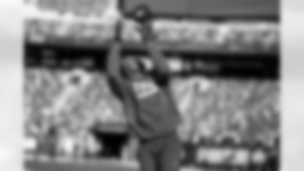 TE Chris Manhertz (85)