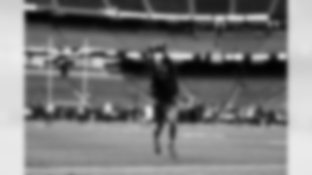 WR Isaiah Hodgins (89)