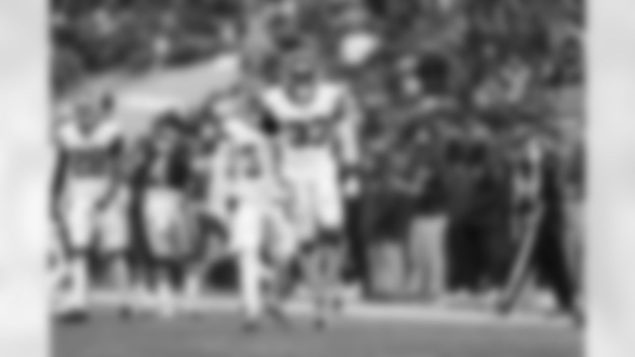 LB Demetrius Flannigan-Fowles (33)