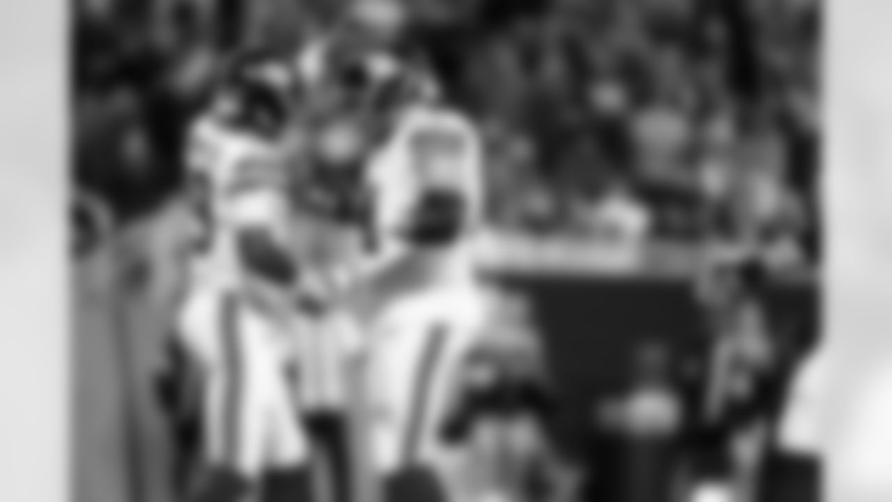 WR Isaiah Hodgins (89)