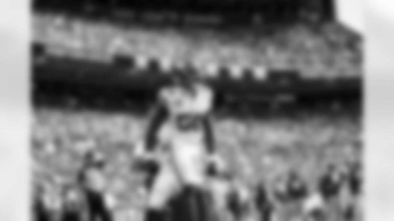 ILB Bobby Okereke (58)