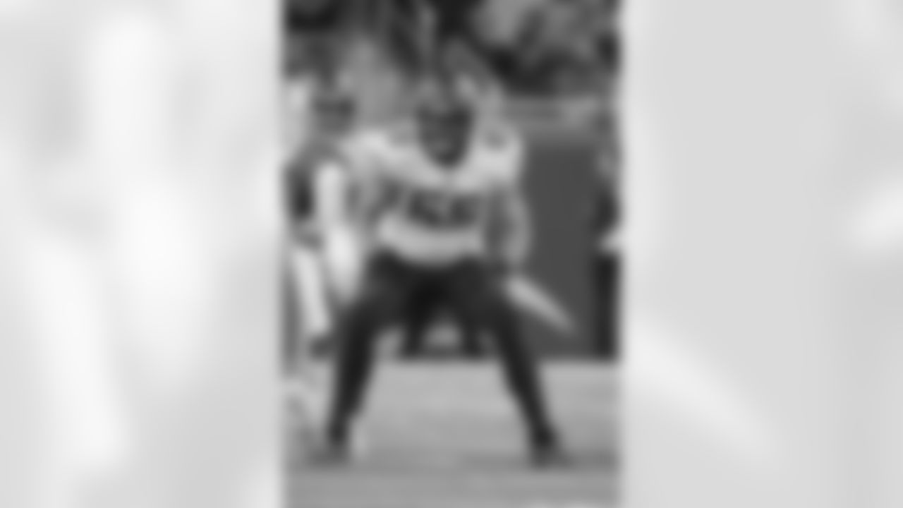 OL Austin Schlottmann - Unrestricted Free Agent Signing (March 18)