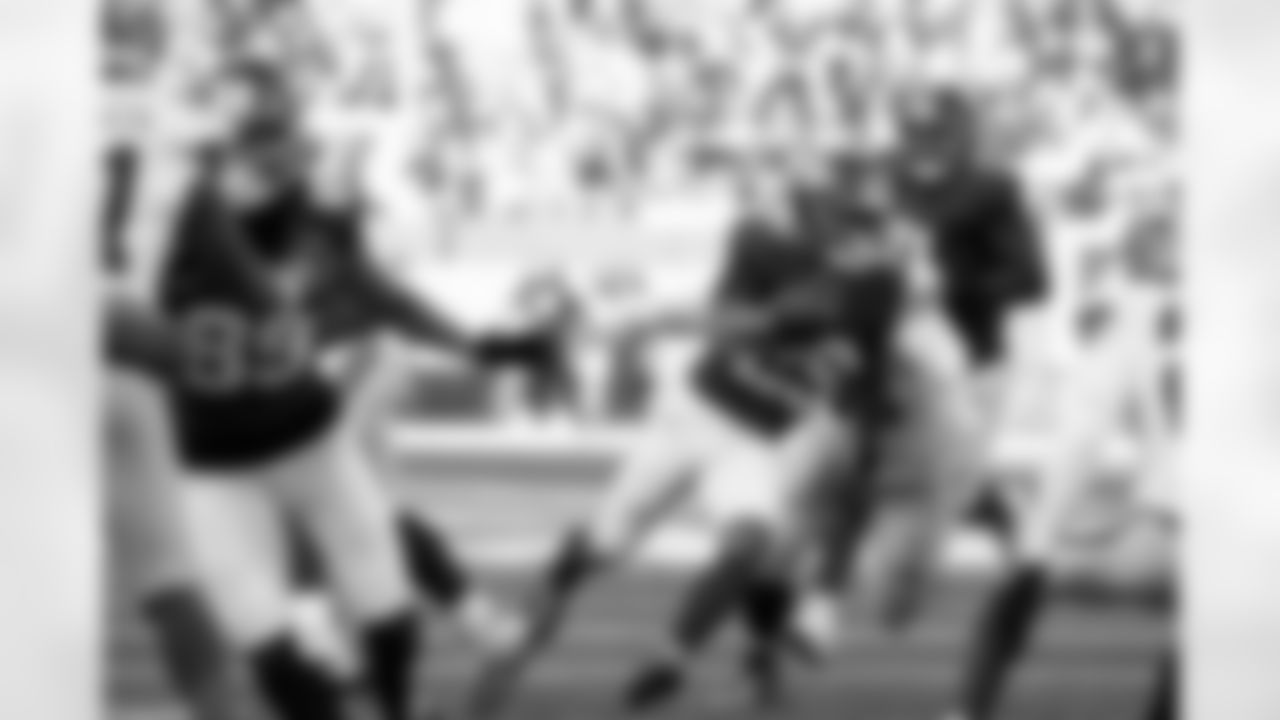 RB Tyrone Tracy Jr. (29)