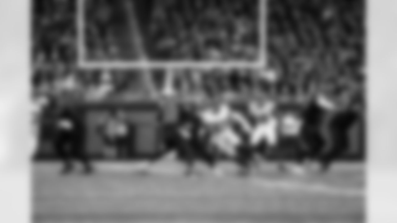 LB Demetrius Flannigan-Fowles (33)