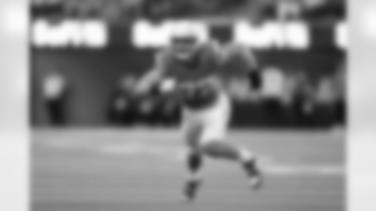 DE Joey Bosa - San Diego Chargers (2016)