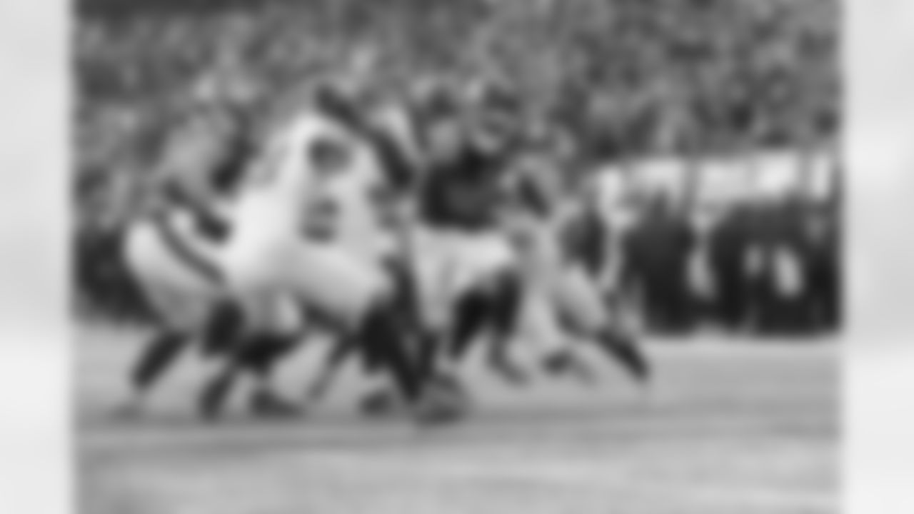 RB Tyrone Tracy Jr. (29)