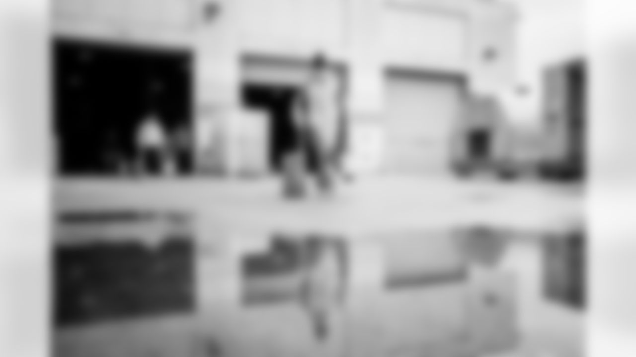 S Jevón Holland (8)