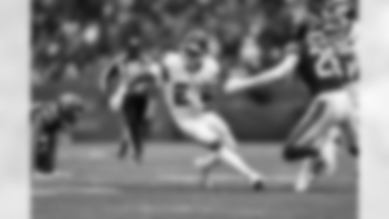 RB Tyrone Tracy Jr. (29)