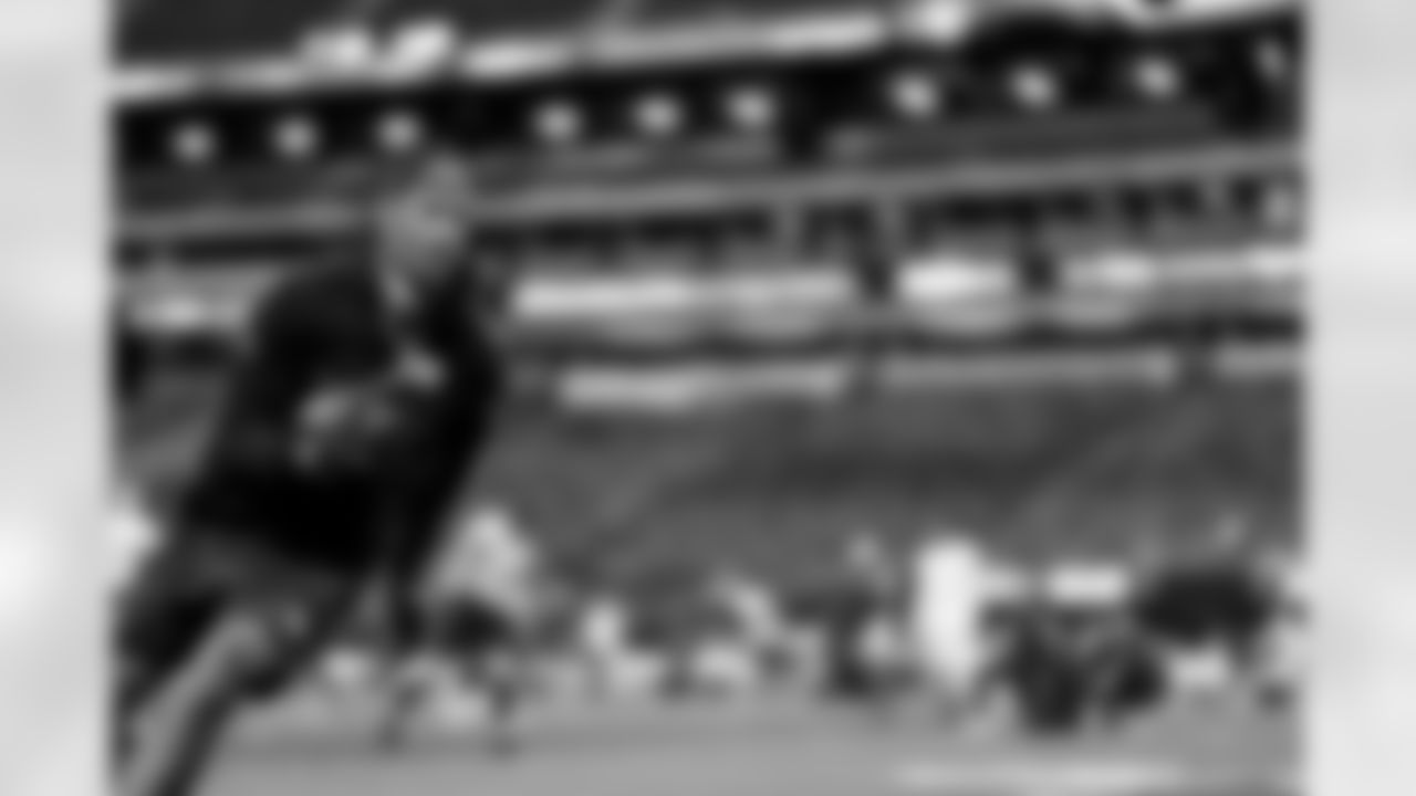 WR Isaiah Hodgins (89)