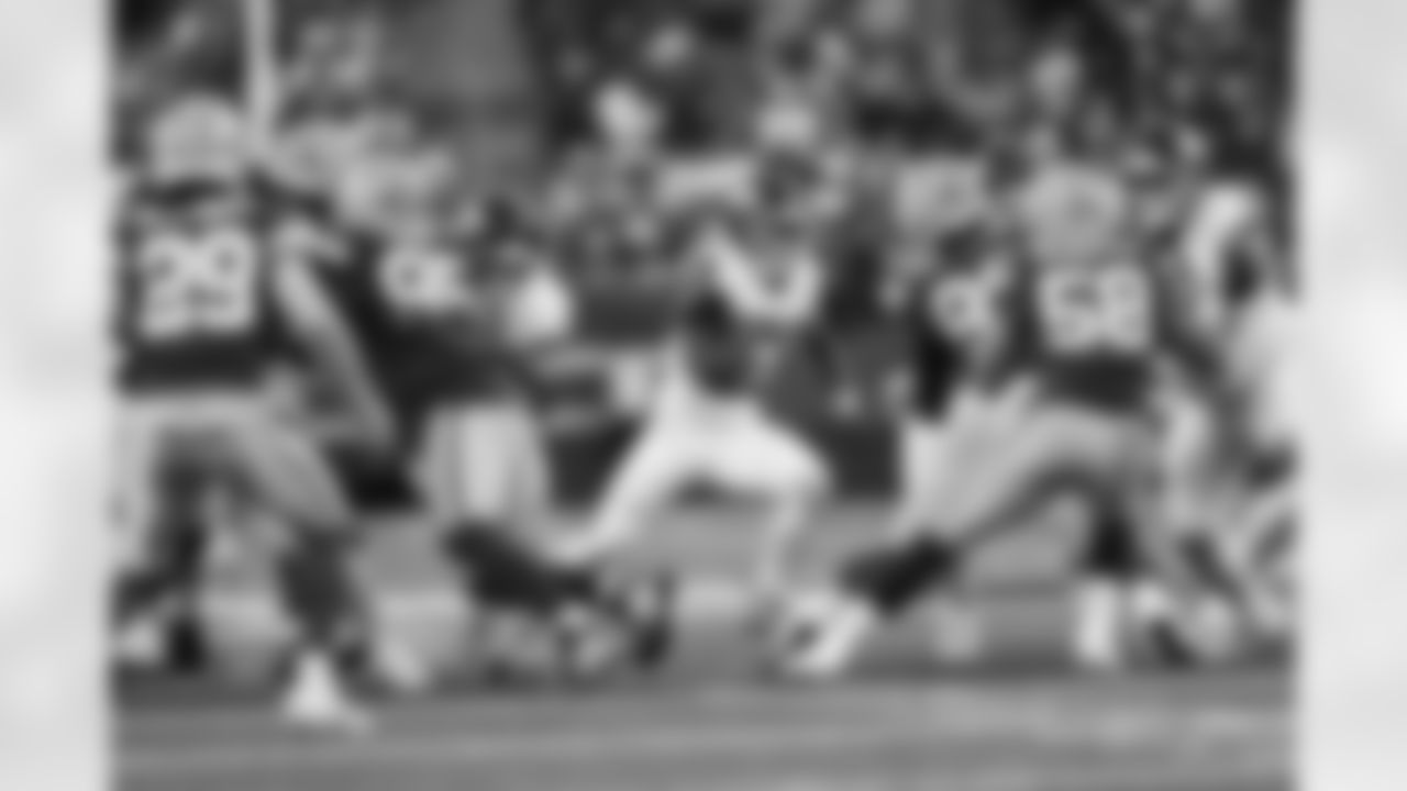 RB Tyrone Tracy Jr. (29)