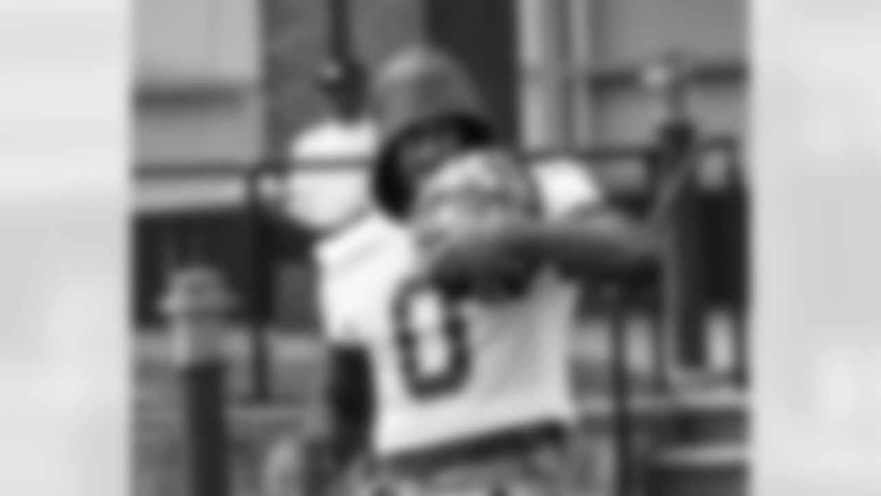 OLB Brian Burns (0)