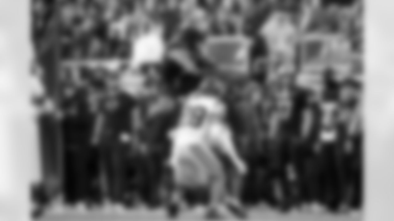 No. 21 Kenyon Sadiq, TE, Oregon