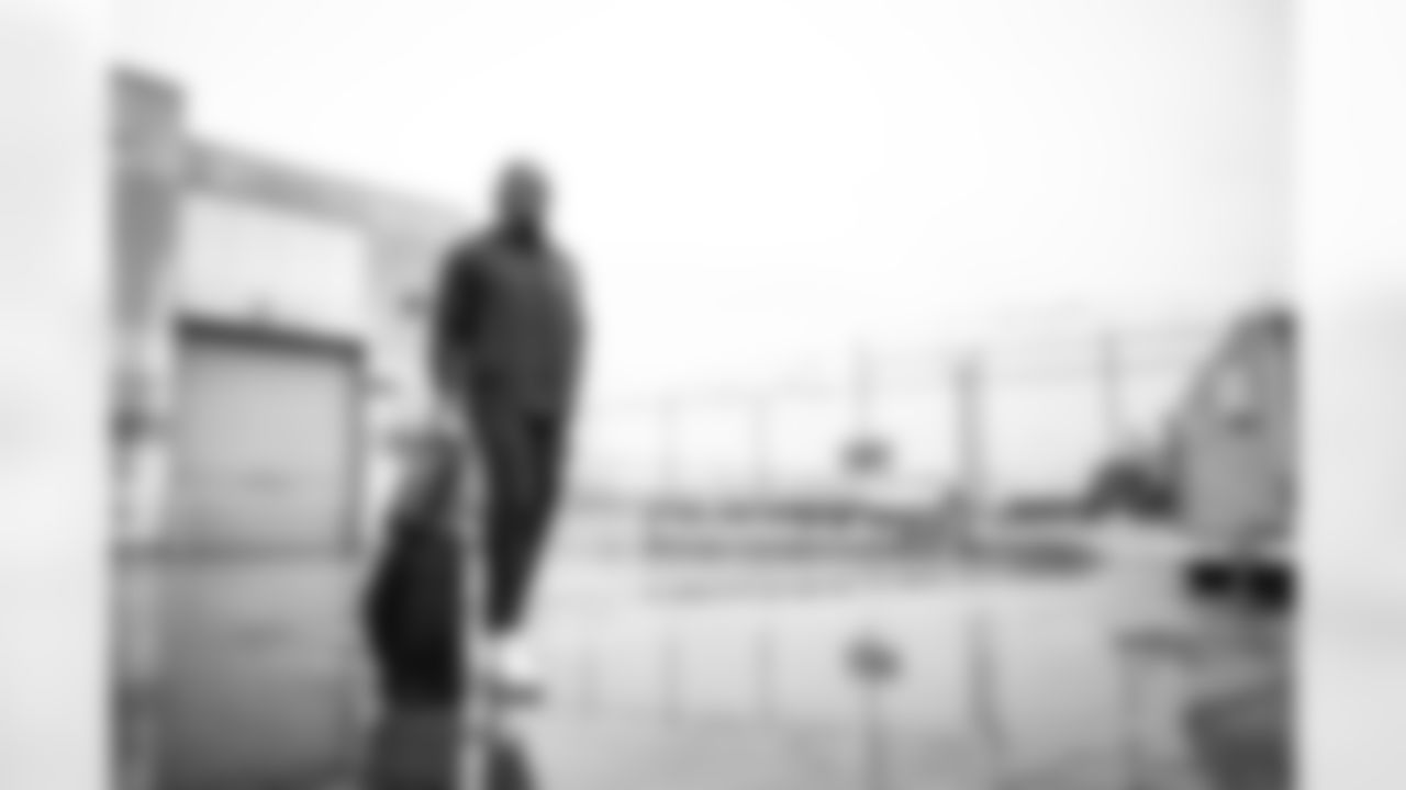 TE Chris Manhertz (85)