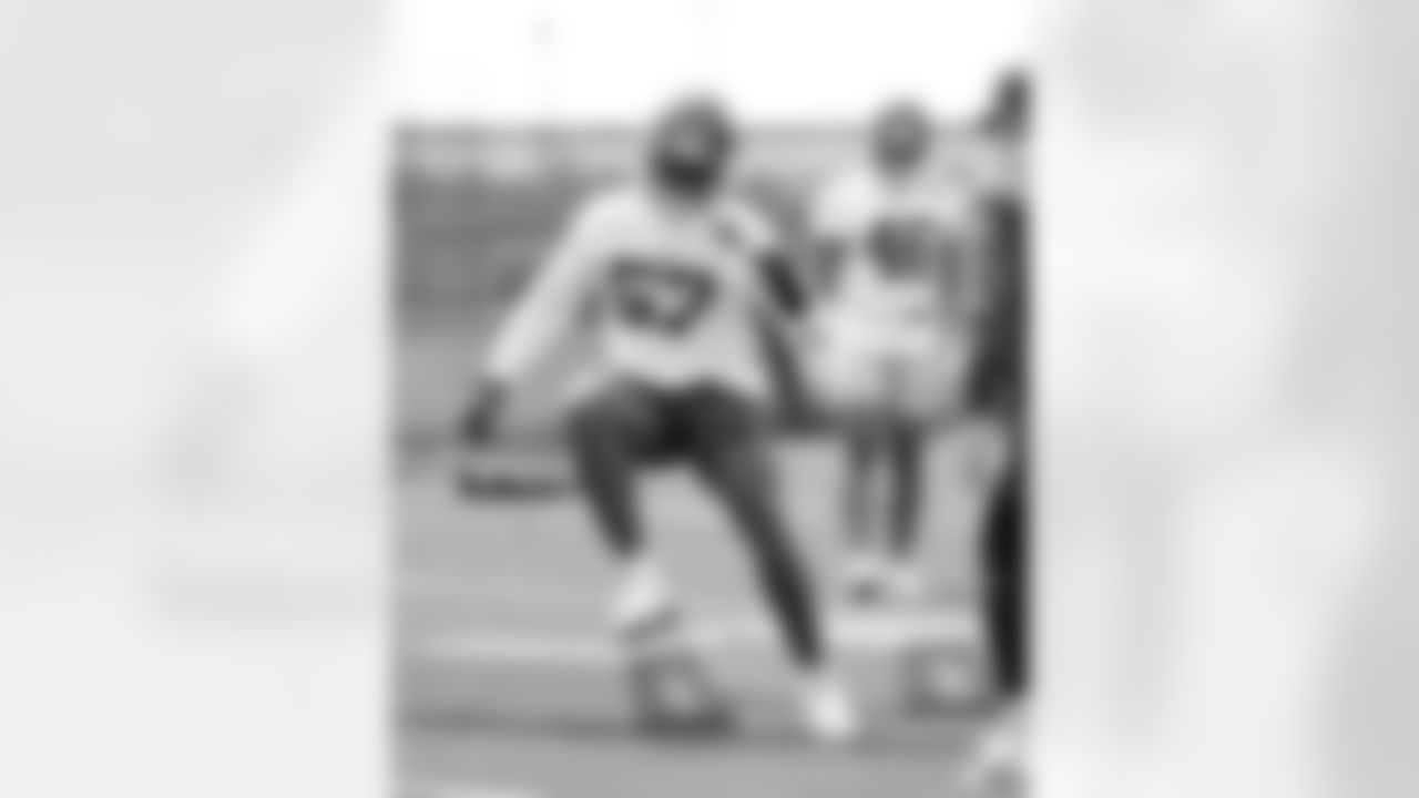 DL Chauncey Golston (57)