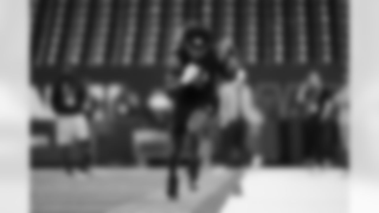 Georgia wide receiver Dillon Bell (04) participates in a drill during the 2026 NFL Scouting Combine on Saturday, February 28, 2026 in Indianapolis, Indiana. (Cooper Neill/NFL)