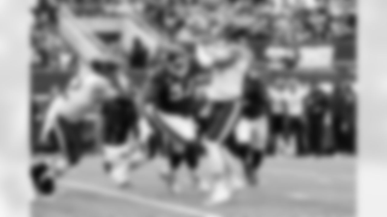 Dexter Lawrence (97)