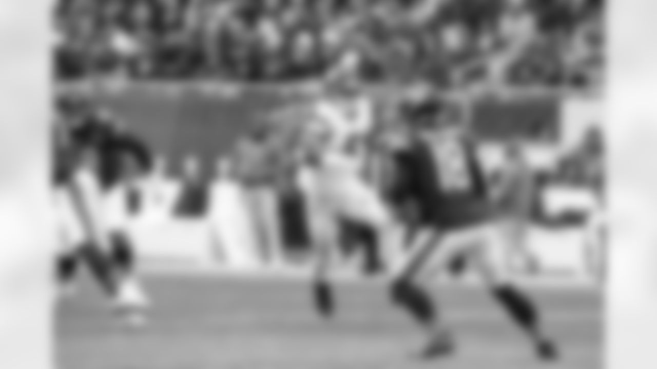 OLB Kayvon Thibodeaux (5)