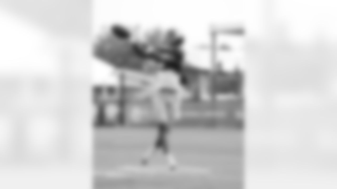 New York Giants wide receiver Antwane Wells Jr. (2)