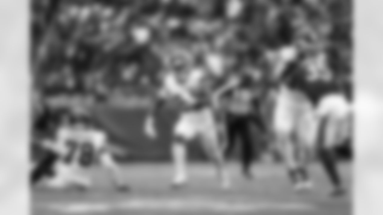 RB Tyrone Tracy Jr. (29)