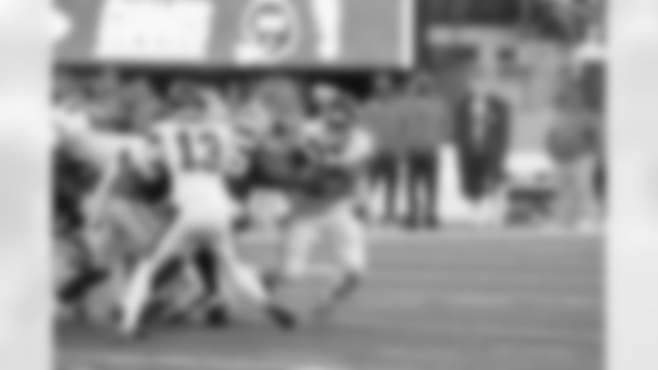 RB Tyrone Tracy Jr. (29)