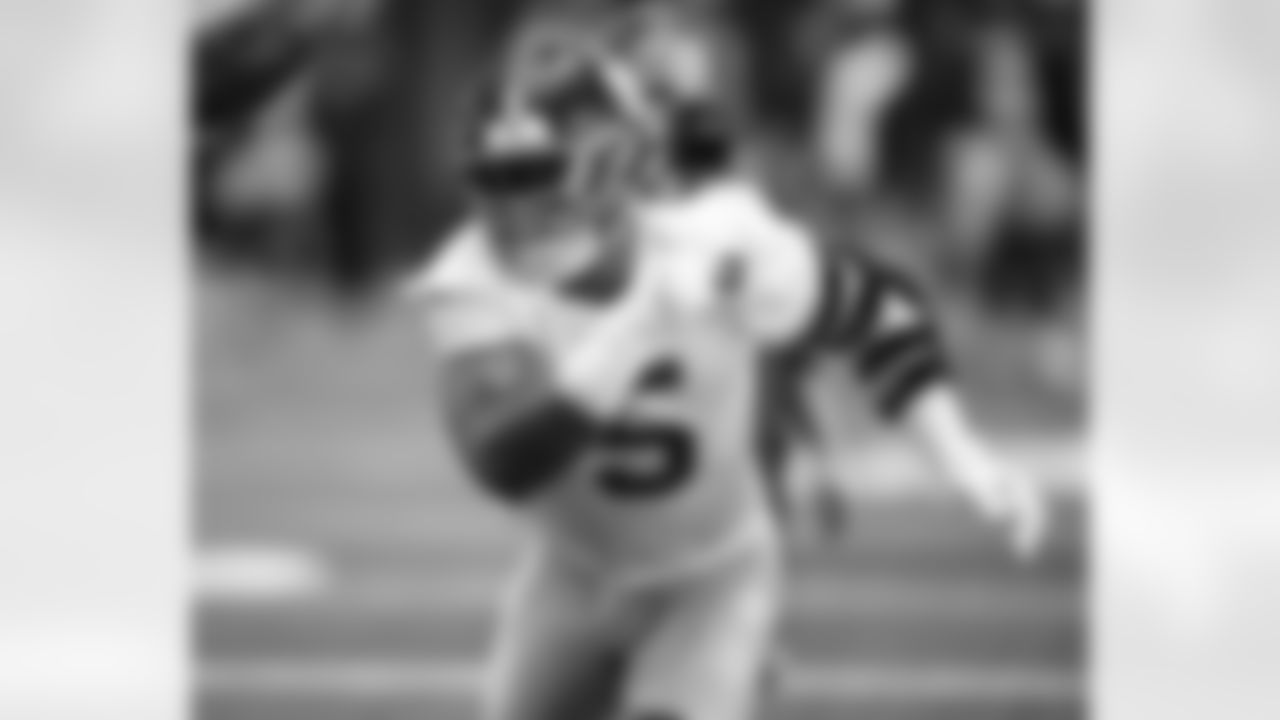 OLB Kayvon Thibodeaux (5)