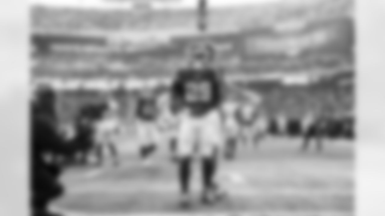 RB Tyrone Tracy Jr. (29)