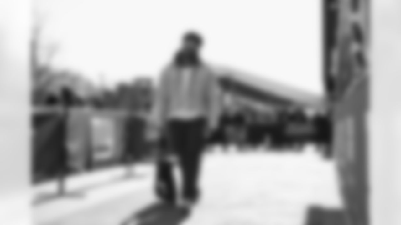 RB Tyrone Tracy Jr. (29)