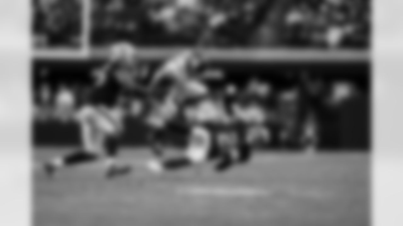 RB Tyrone Tracy Jr. (29)