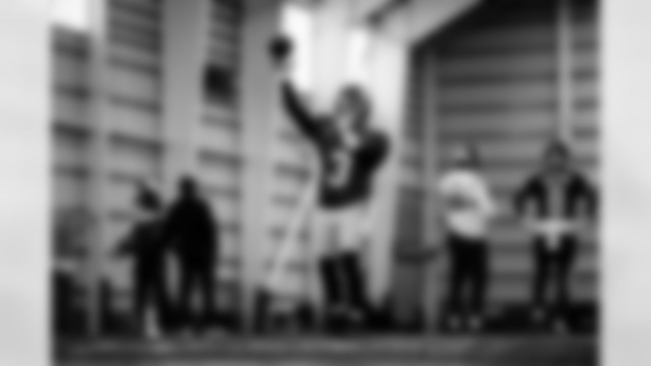 QB Russell Wilson (3)