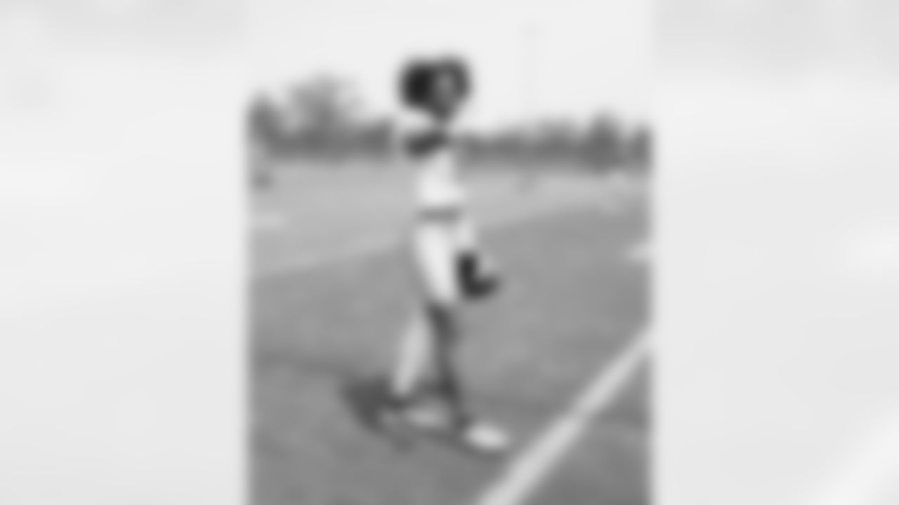 OLB Kayvon Thibodeaux (5)