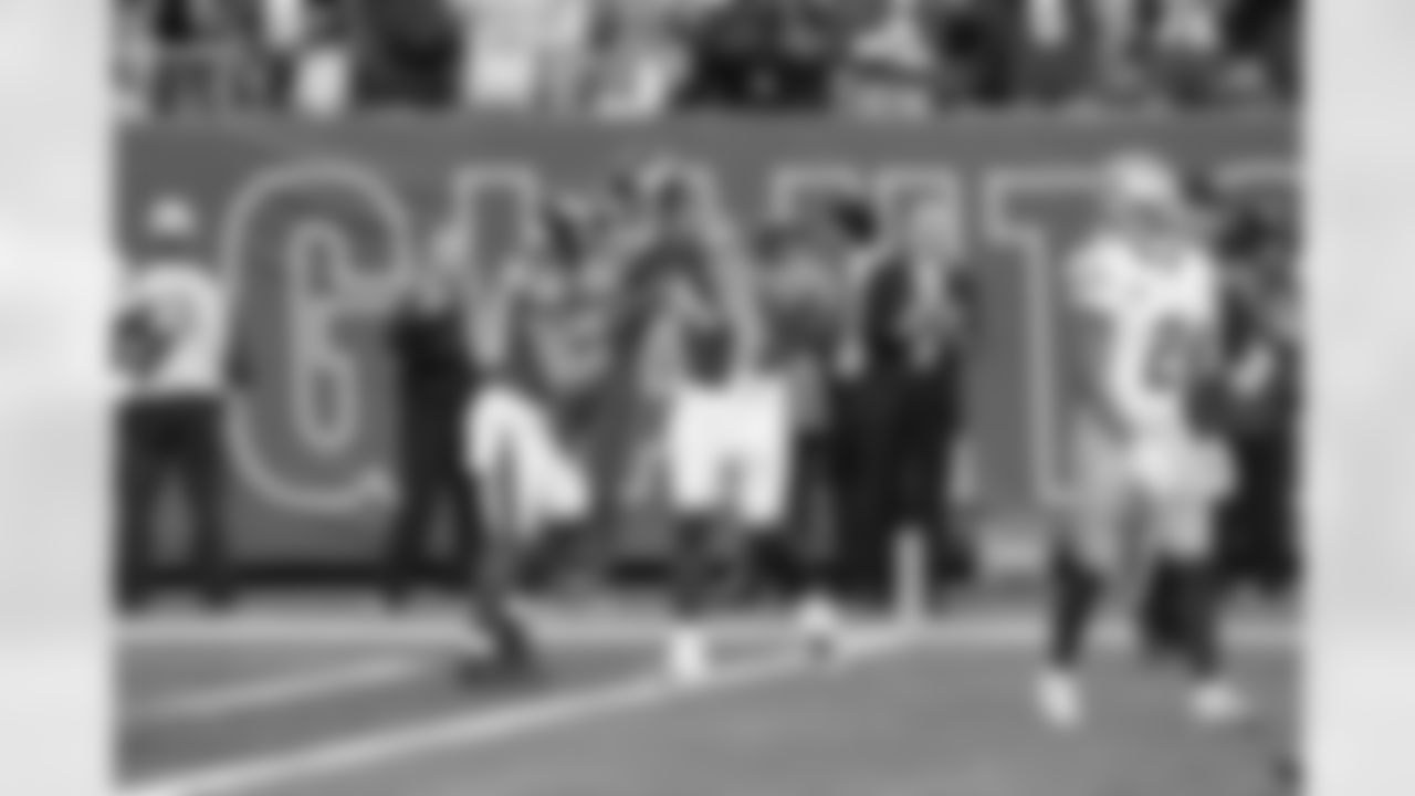 TE Theo Johnson (84)