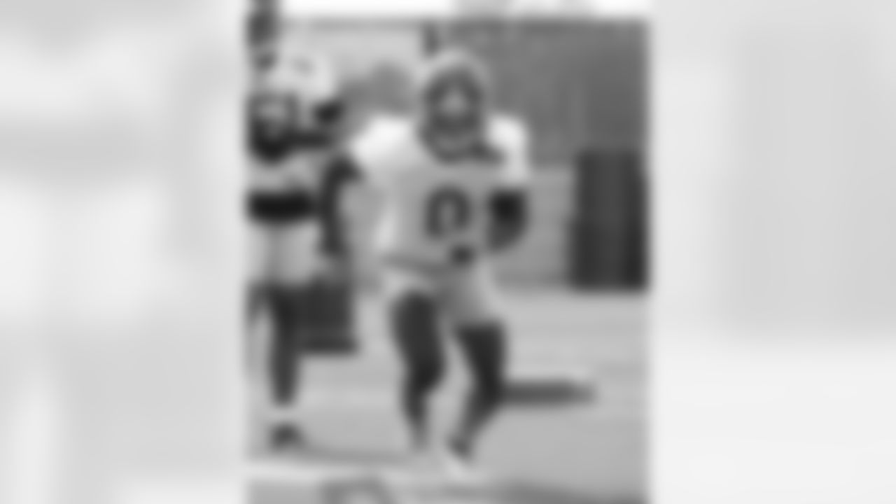 OLB Brian Burns (0)