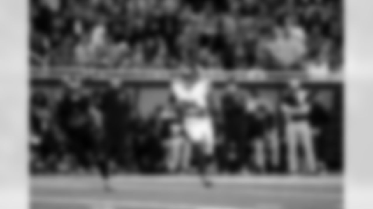 RB Tyrone Tracy Jr. (29)