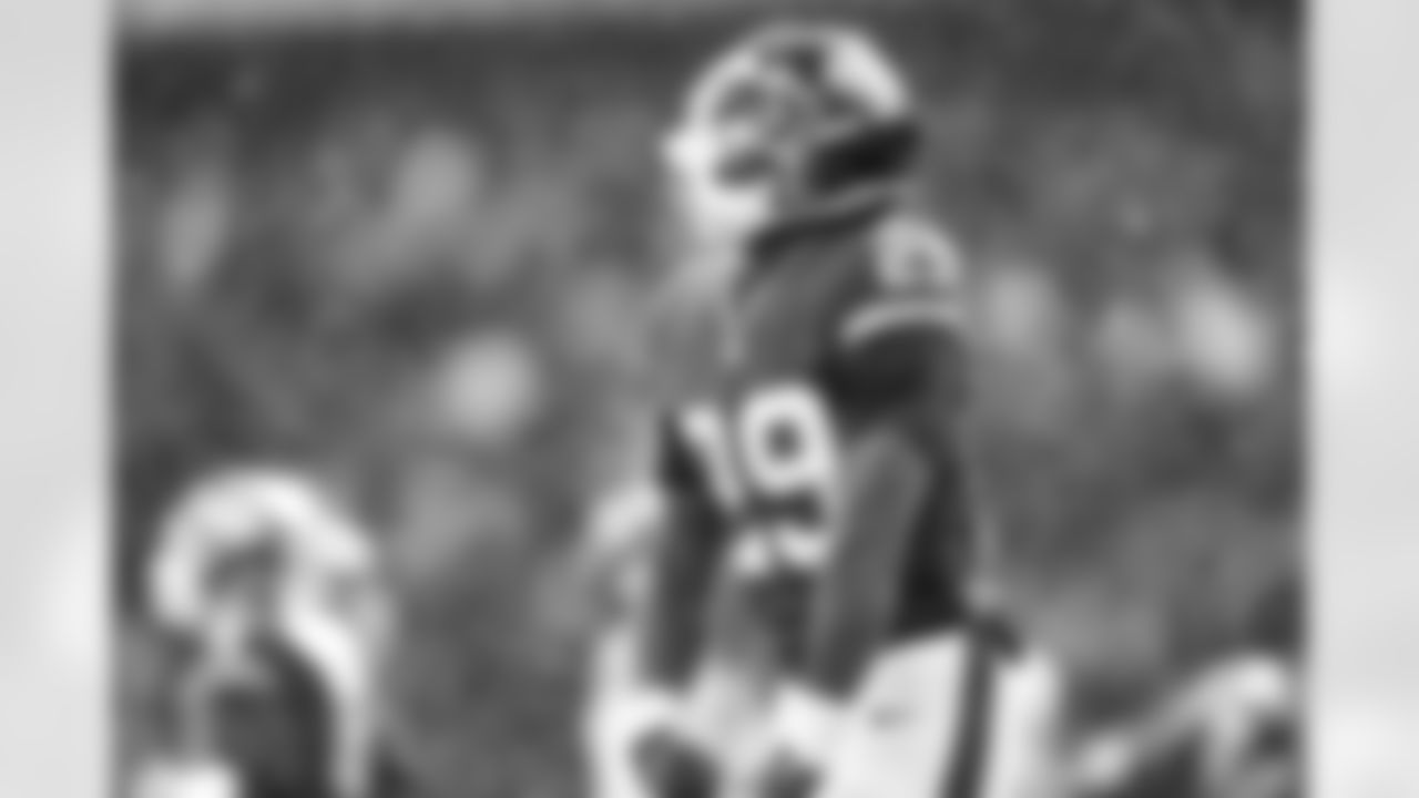 RB Tyrone Tracy Jr. (29)