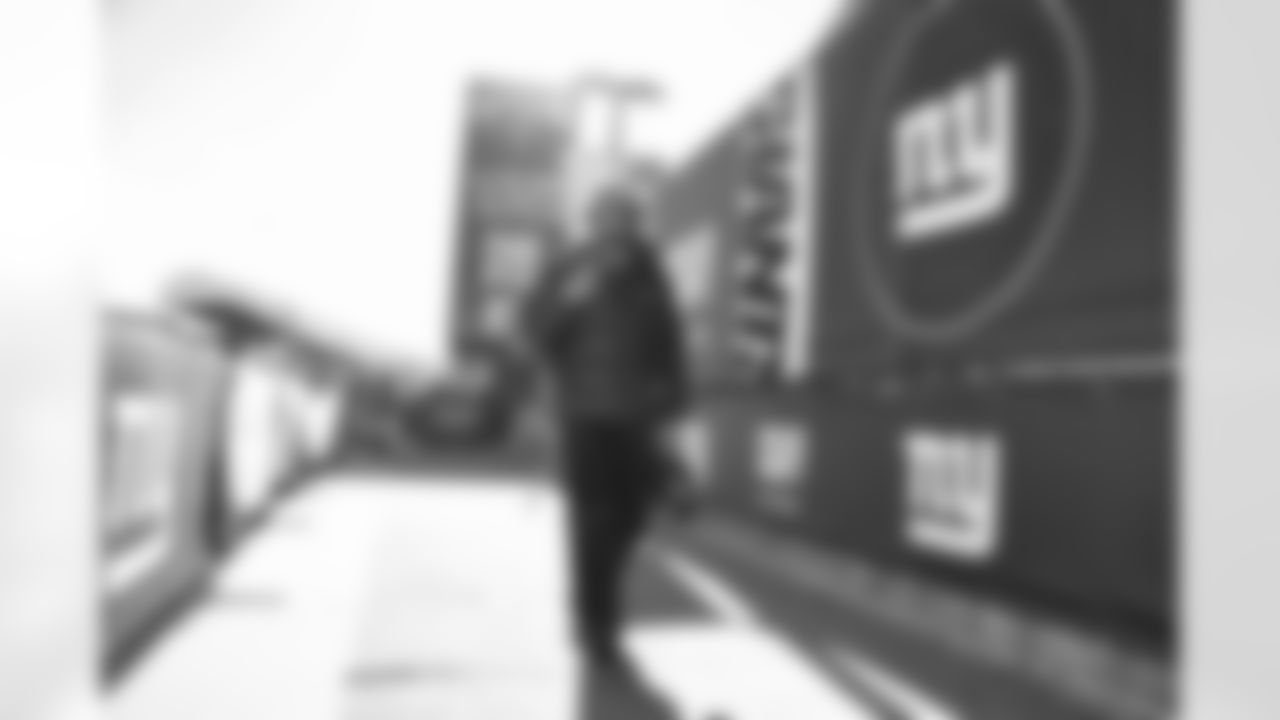 LB Zaire Barnes (47)