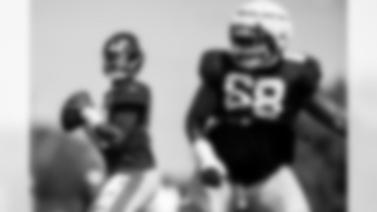 QB Jameis Winston (19)
