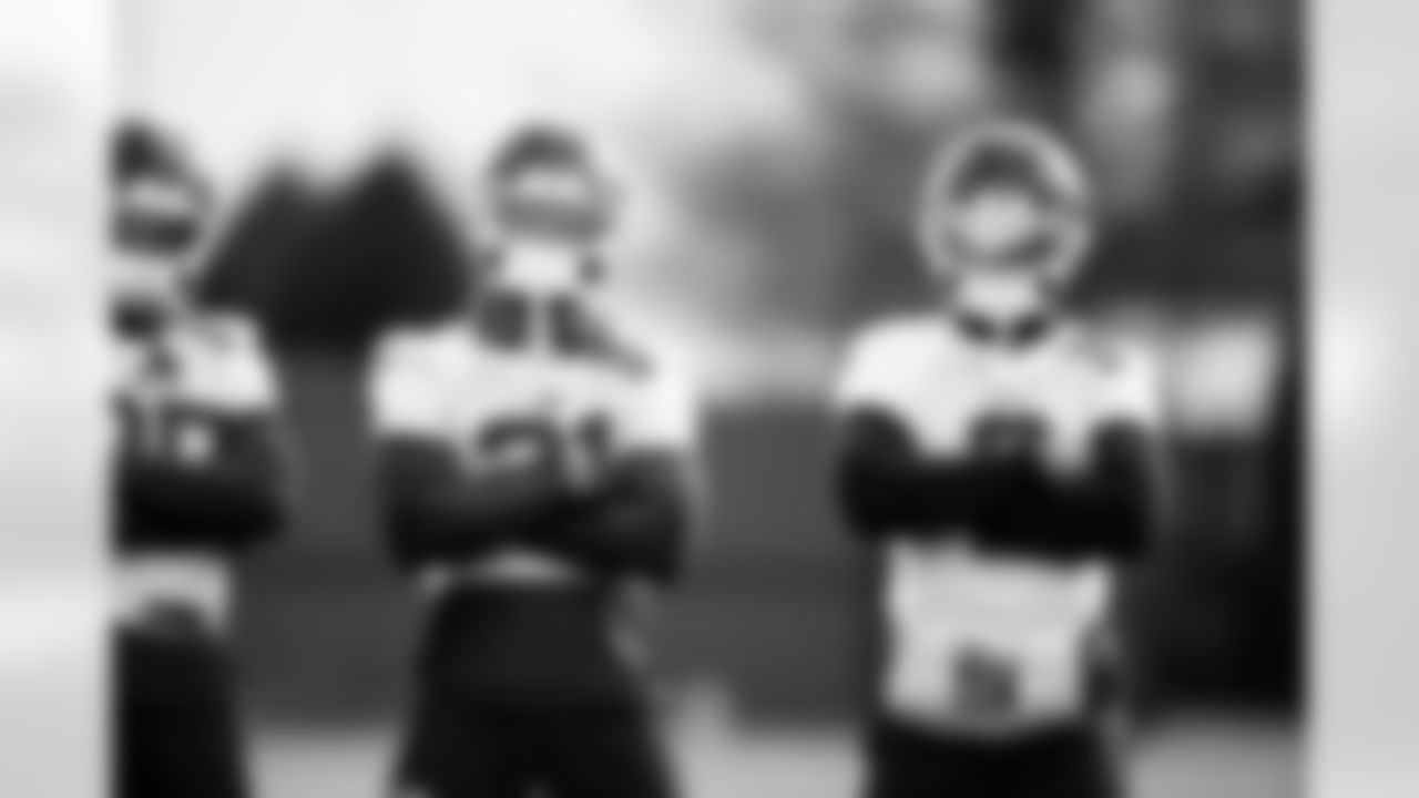 CB Paulson Adebo (21), CB Deonte Banks (2)