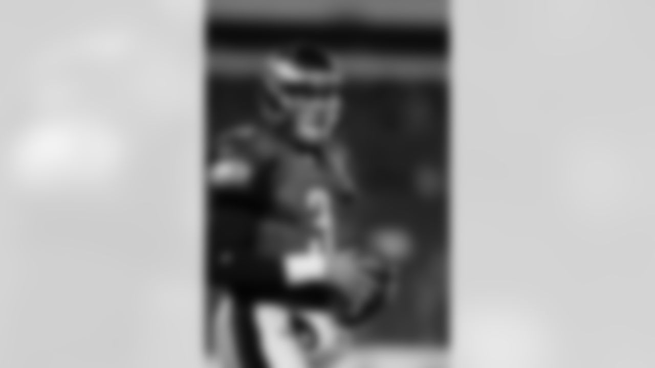 Philadelphia Eagles' Mike Kafka warms up before an NFL football game against the Houston Texans, Thursday, Dec. 2, 2010 in Philadelphia. (AP Photo/Matt Slocum)