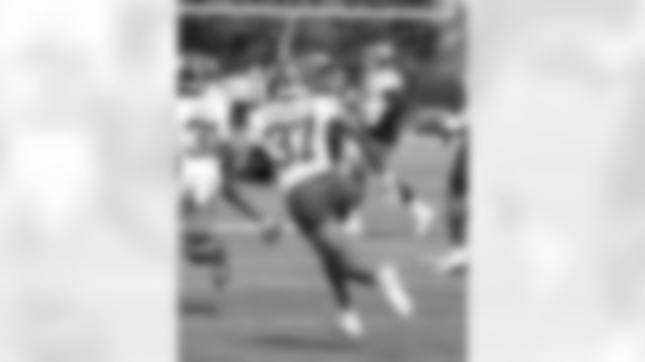 CB Tre Hawkins III (37), interception