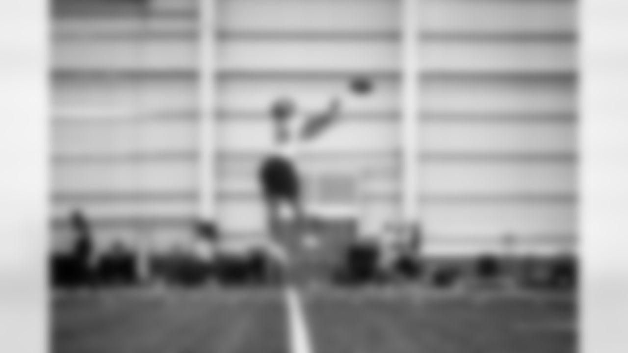 RB Eric Gray (20)